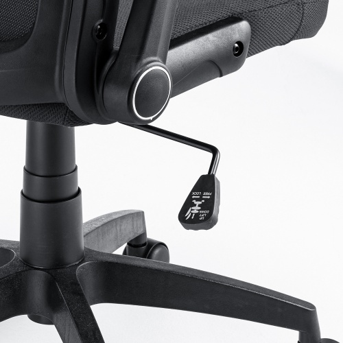 メッシュチェア はね上げ式アームレスト ランバーサポート付き ブラック