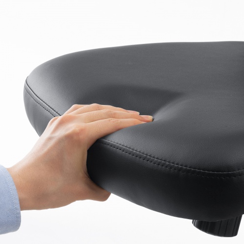 メッシュチェア はね上げ式アームレスト 高さ調節可能ランバーサポート付 座面ビニールレザー ブラック