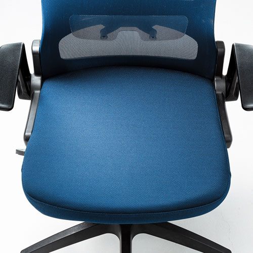 オフィスチェア メッシュ背もたれ 跳ね上げ式アームレスト付き ブルー
